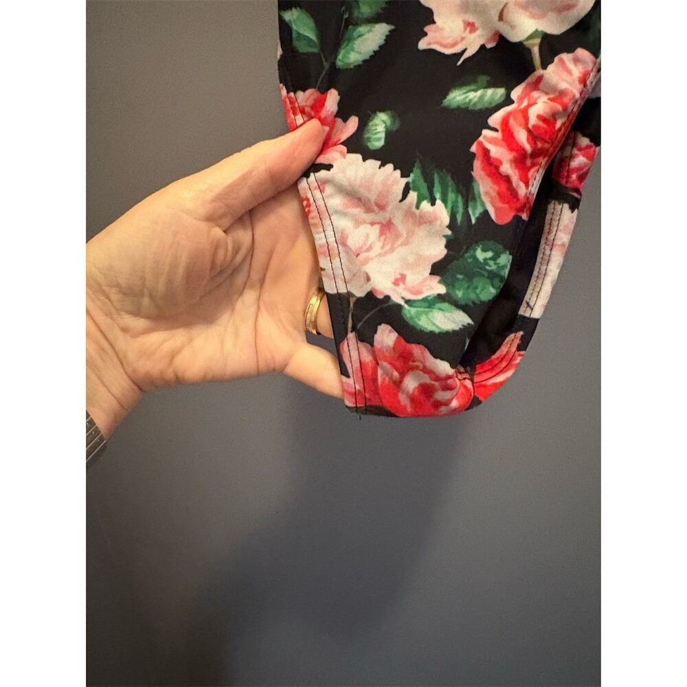 Cupshe Women's One Piece Swimsuit Size M Black Pink Floral Plunge V-Neck - Picture 3 of 7